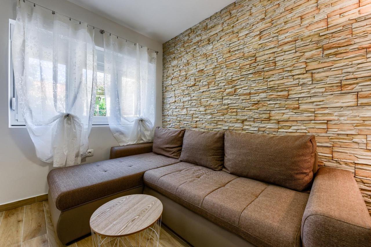 Apartment Yula Задар Екстер'єр фото