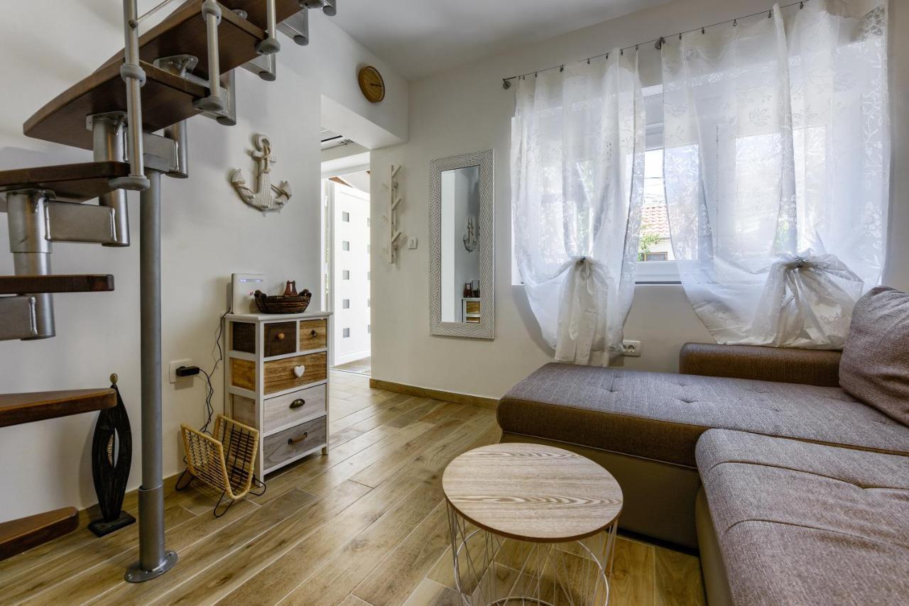 Apartment Yula Задар Екстер'єр фото